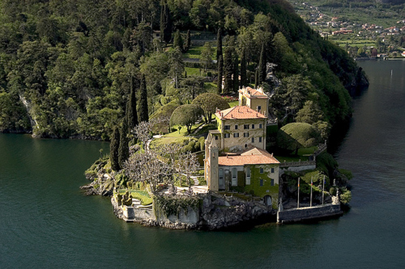 La Villa vista dal lago